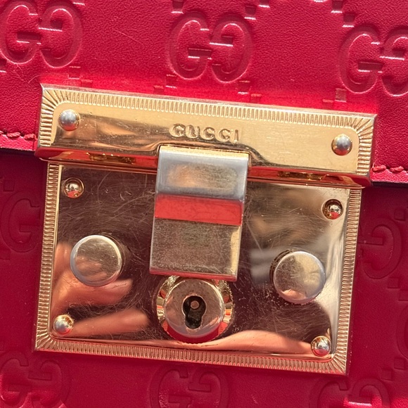 💕 Gucci Guccissima Padlock Top Handle - Large in Red - Picture 10 of 13